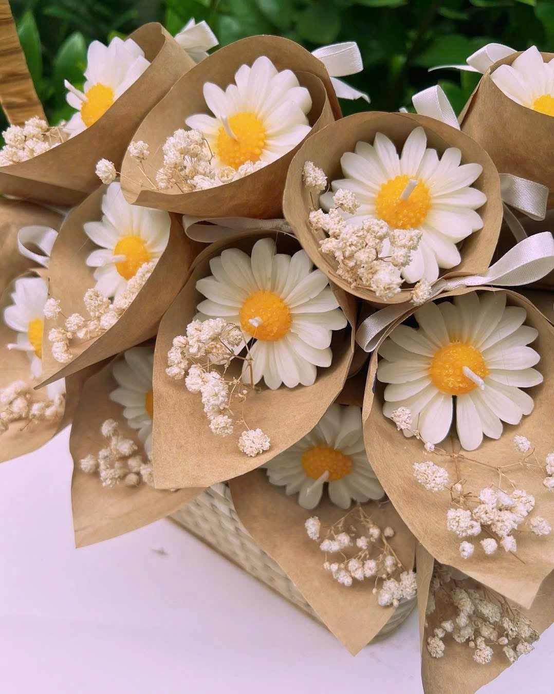 Single Daisy Candle Bouquet