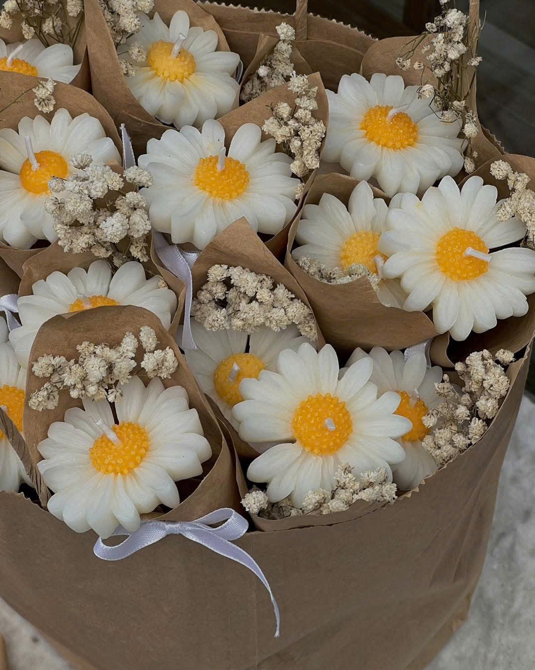 Single Daisy Candle Bouquet